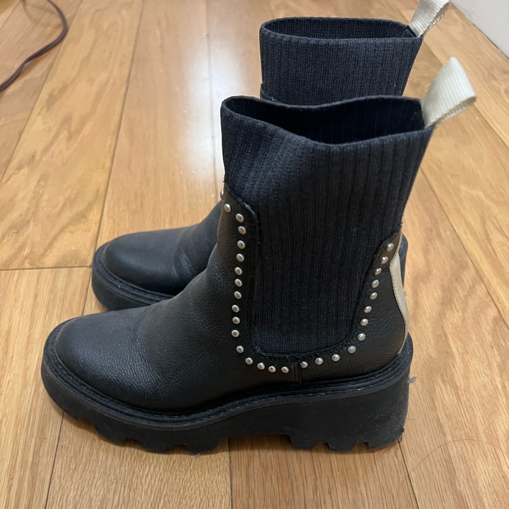 Dolce Vita, size 6.5 boots. barely worn, just don’t reach for them!
